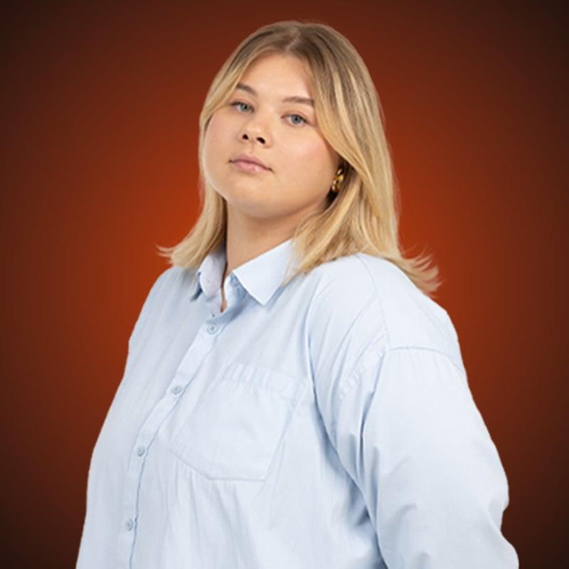 Оля Баженова