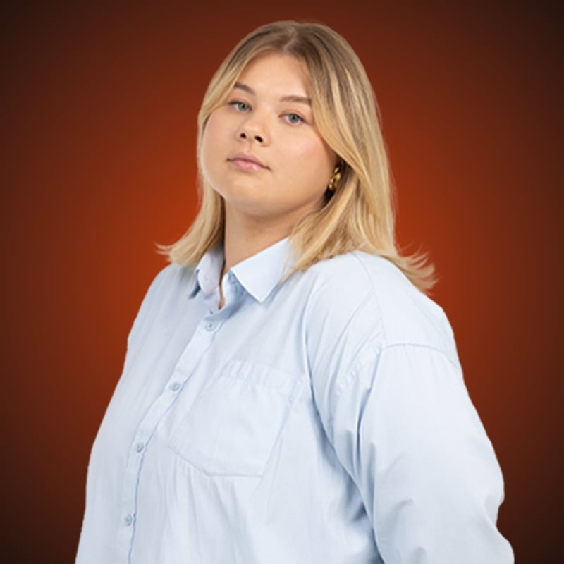Оля Баженова